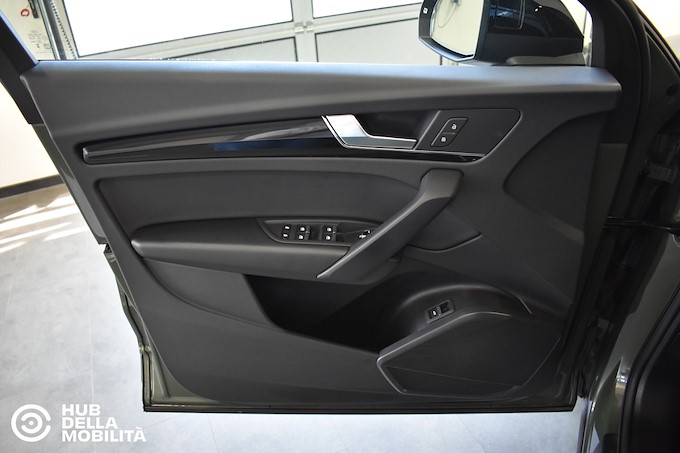 AUDI Q5 SPB 40 TDI quattro S tronic Identity Black S line